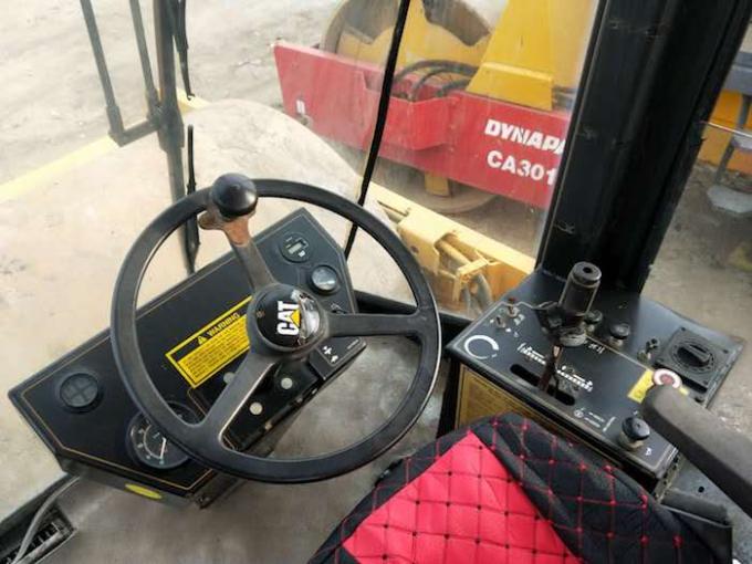 6.6L স্থানচ্যুতকরণ শুঁয়োপোকা CS-583C সেকেন্ড হ্যান্ড রোড রোলার 1
